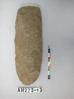 藏品(長條形舌刃打製石斧)的圖片